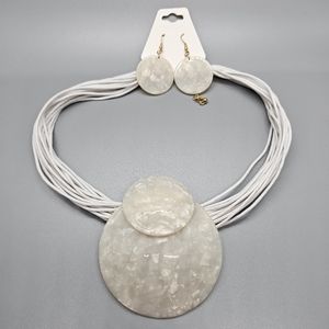 Fashion Jewerly White Cord Gold Shell Necklace & Earring Set